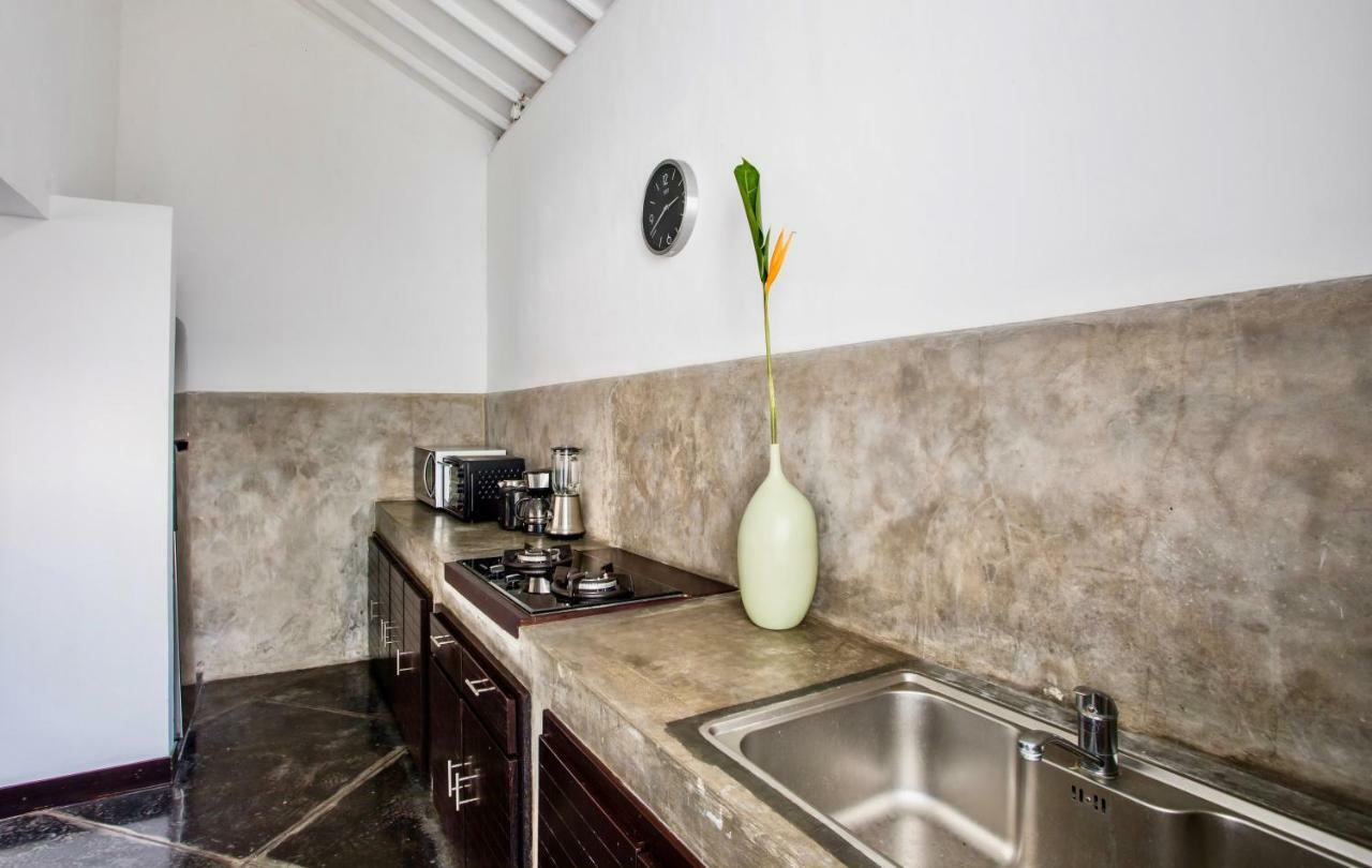 Villa JULIA | heart of Seminyak | 350m Beach Bagian luar foto