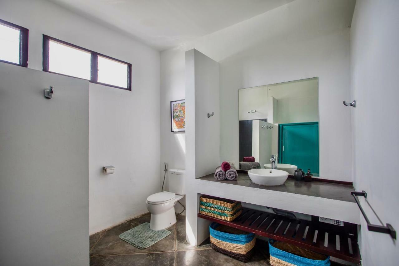 Villa JULIA | heart of Seminyak | 350m Beach Bagian luar foto