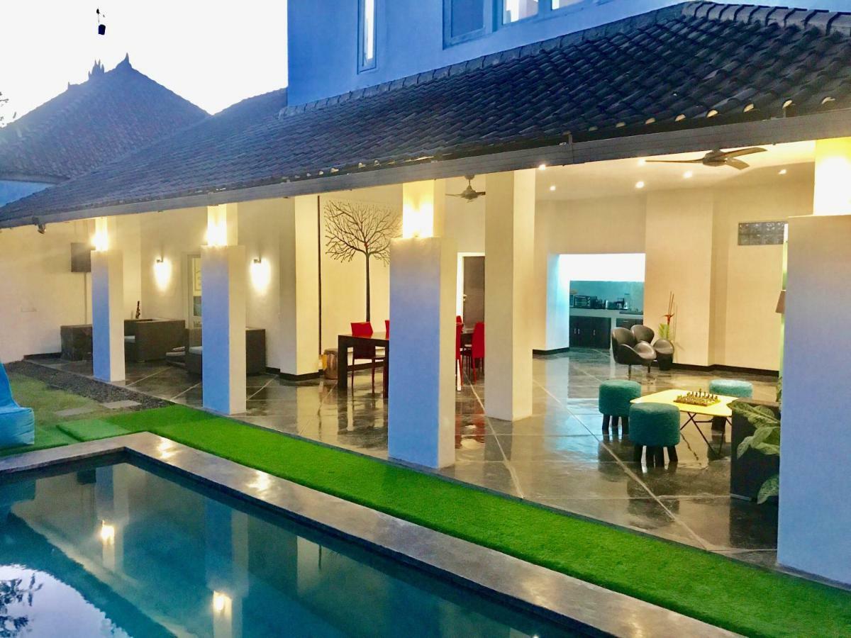 Villa JULIA | heart of Seminyak | 350m Beach Bagian luar foto